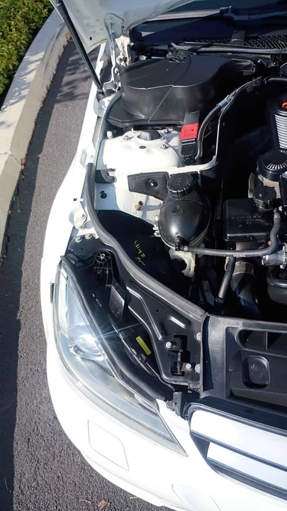 2012 Mercedes-Benz W204 C-Class - Image 16 of 19