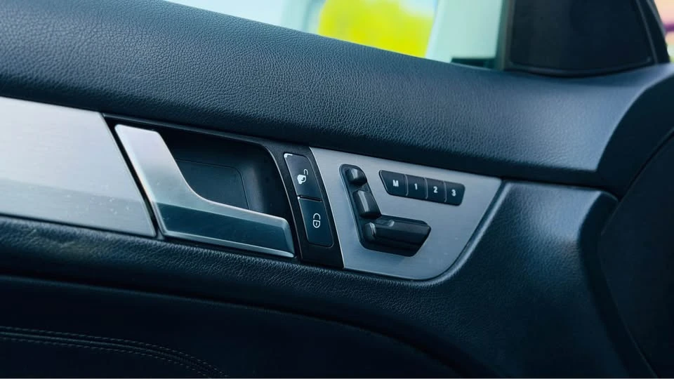 2012 Mercedes-Benz W204 C-Class - Image 19 of 20