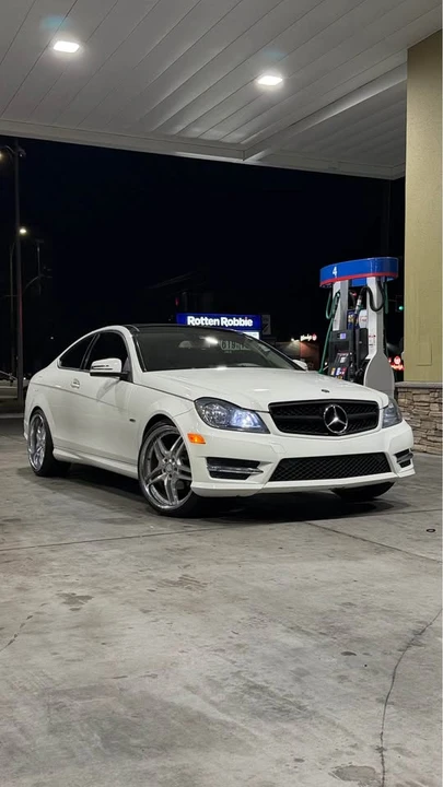 2012 Mercedes-Benz W204 C-Class - Image 2 of 9