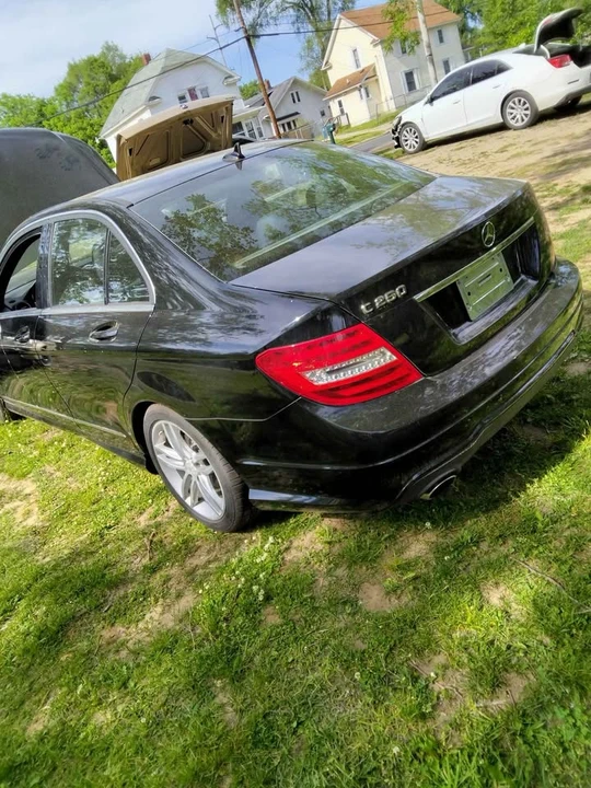 2012 Mercedes-Benz W204 C-Class - Image 2 of 2