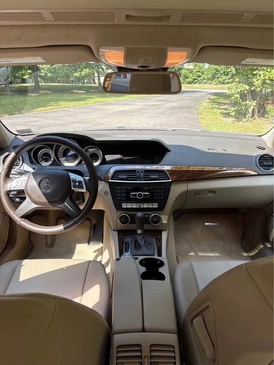 2012 Mercedes-Benz W204 C-Class - Image 5 of 11