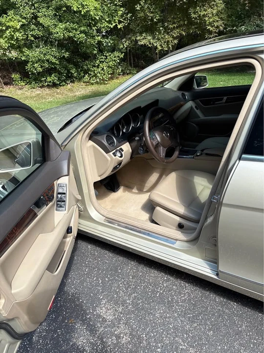 2012 Mercedes-Benz W204 C-Class - Image 7 of 11