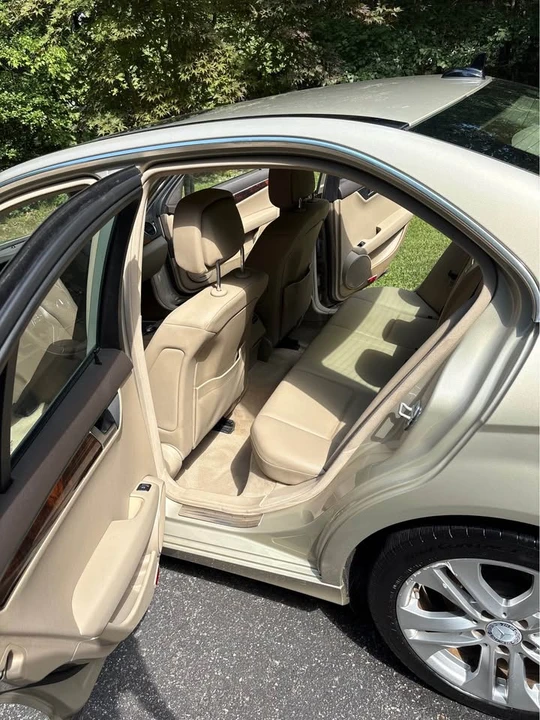 2012 Mercedes-Benz W204 C-Class - Image 9 of 11