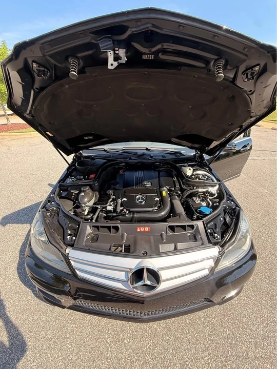 2012 Mercedes-Benz W204 C-Class - Image 8 of 10