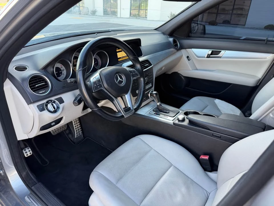 2012 Mercedes-Benz W204 C-Class - Image 9 of 16