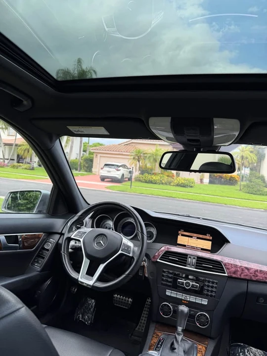 2012 Mercedes-Benz W204 C-Class - Image 18 of 19
