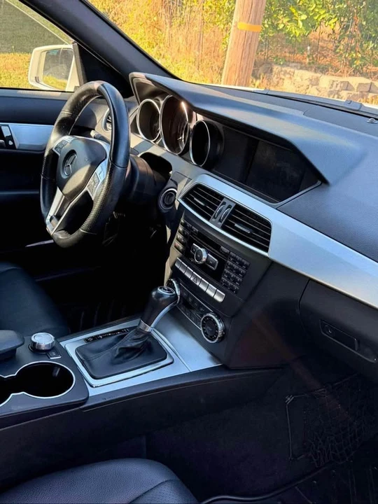 2012 Mercedes-Benz W204 C-Class - Image 4 of 5