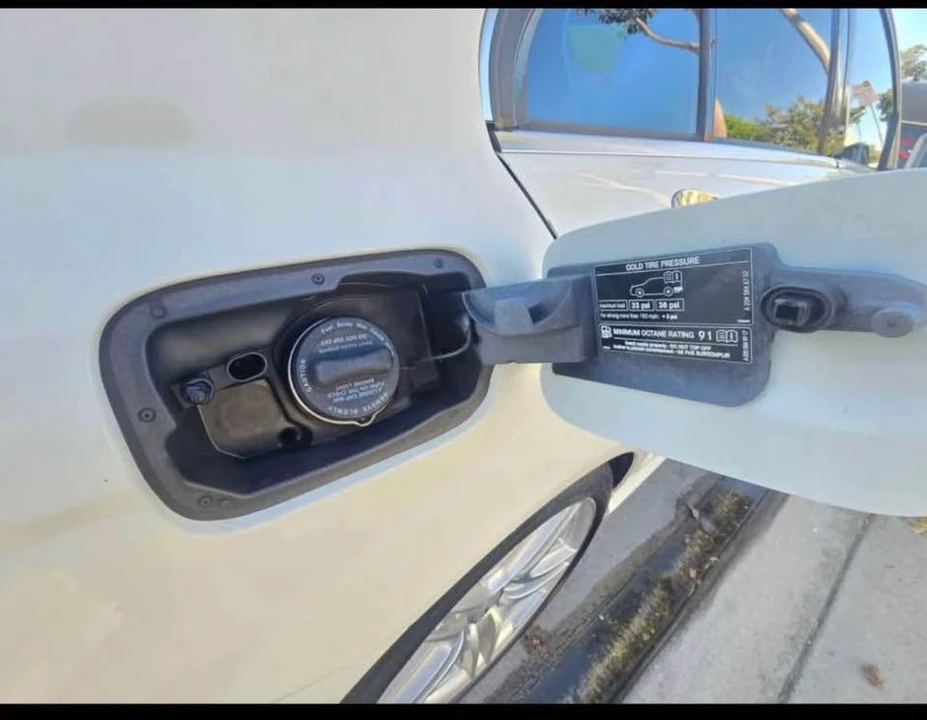 2012 Mercedes-Benz W204 C-Class - Image 10 of 10