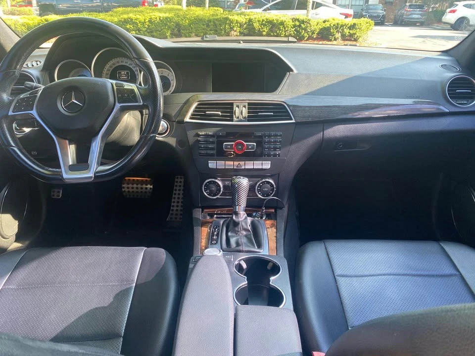 2012 Mercedes-Benz W204 C-Class - Image 2 of 7