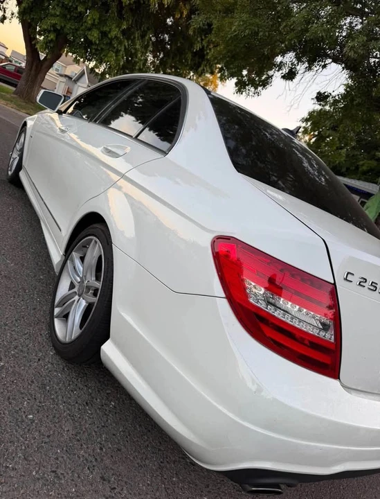 2012 Mercedes-Benz W204 C-Class - Image 2 of 5