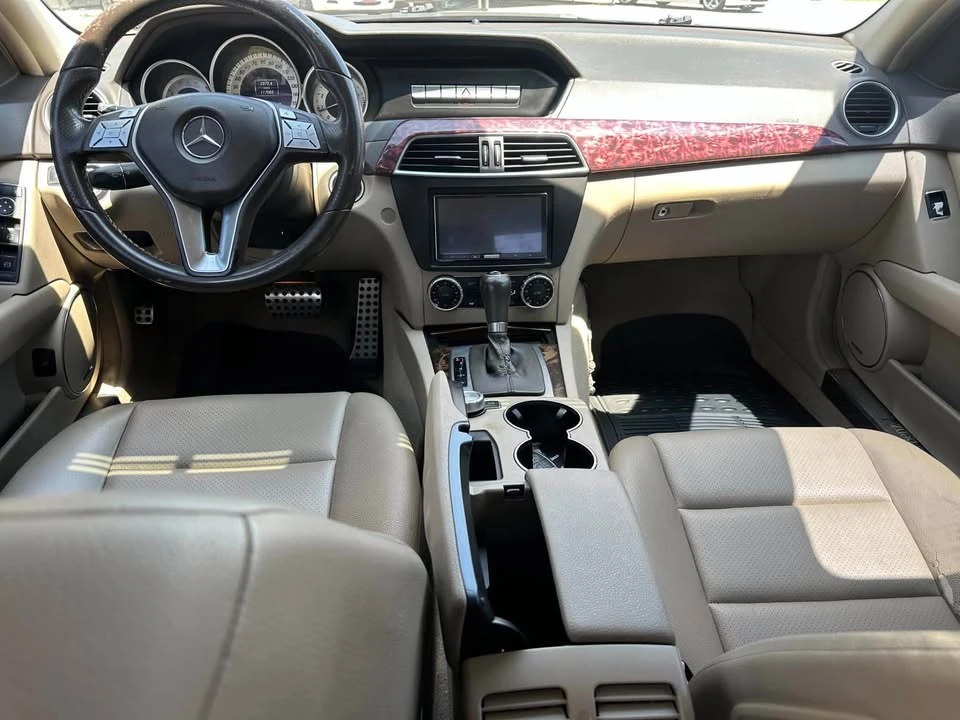 2012 Mercedes-Benz W204 C-Class - Image 5 of 8