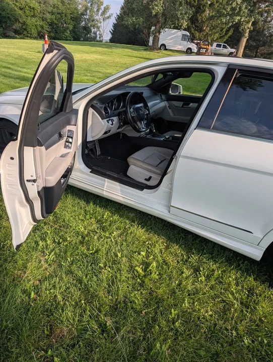 2012 Mercedes-Benz W204 C-Class - Image 3 of 9