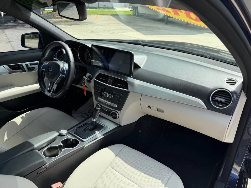 2012 Mercedes-Benz W204 C-Class - Image 10 of 18