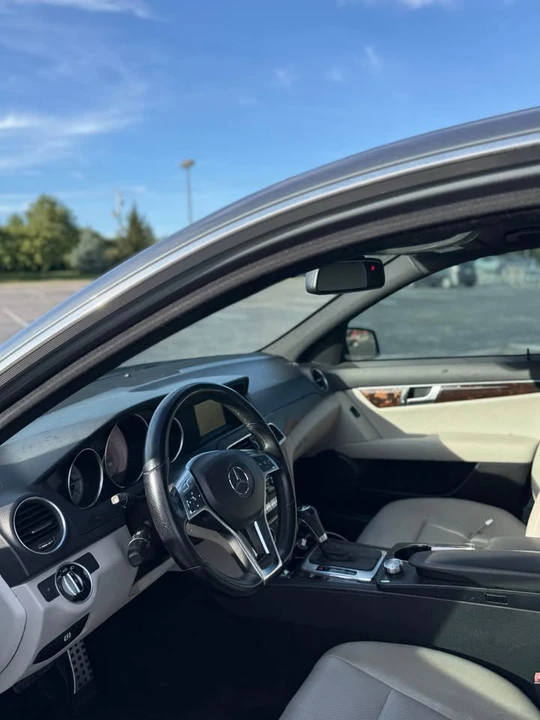 2012 Mercedes-Benz W204 C-Class - Image 11 of 15