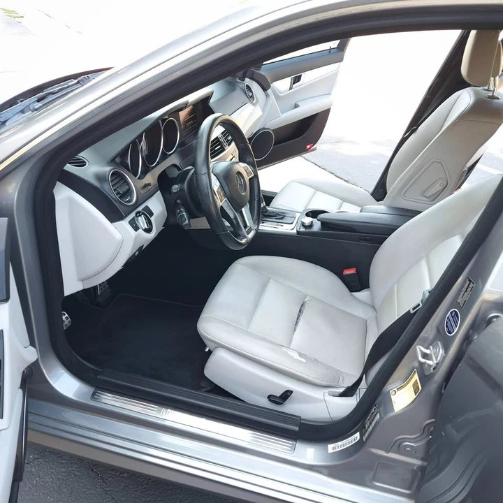 2012 Mercedes-Benz W204 C-Class - Image 15 of 19