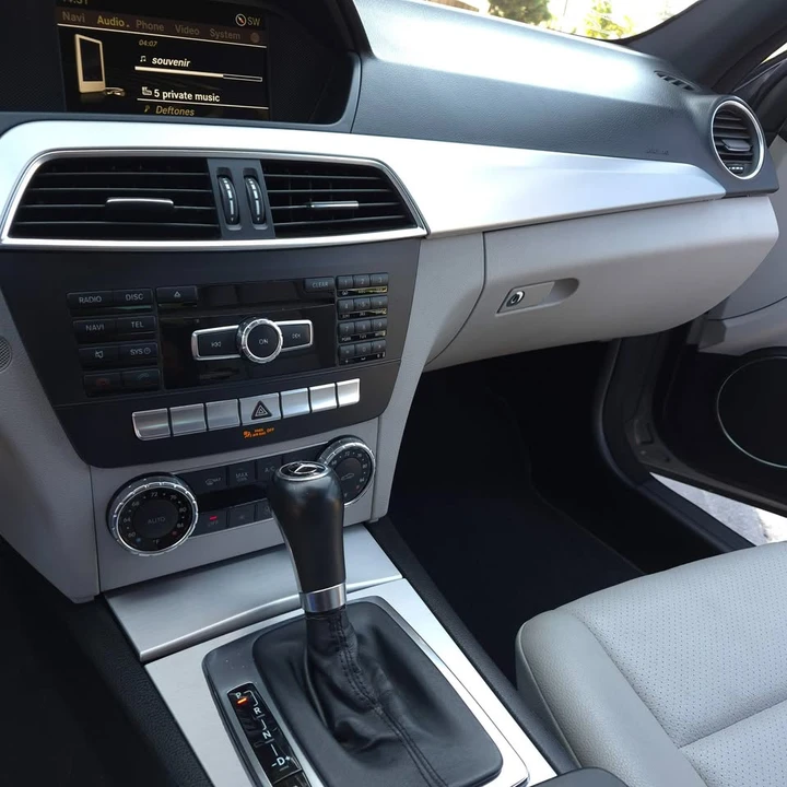 2012 Mercedes-Benz W204 C-Class - Image 9 of 19
