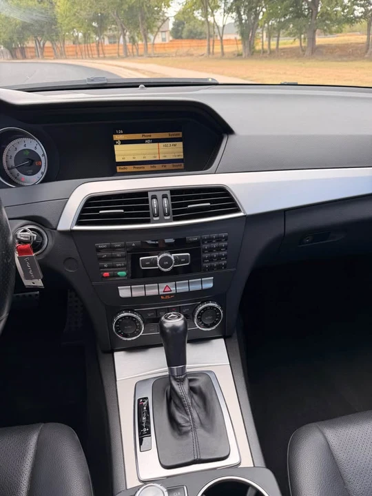 2012 Mercedes-Benz W204 C-Class - Image 11 of 19