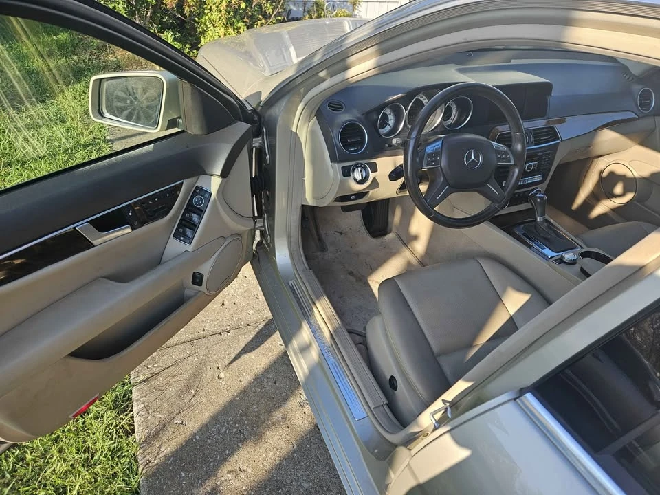 2012 Mercedes-Benz W204 C-Class - Image 8 of 10