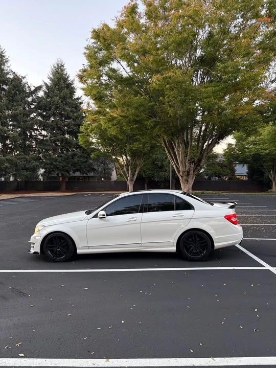 2012 Mercedes-Benz W204 C-Class - Image 8 of 20
