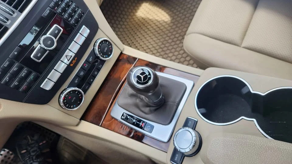 2012 Mercedes-Benz W204 C-Class - Image 7 of 11