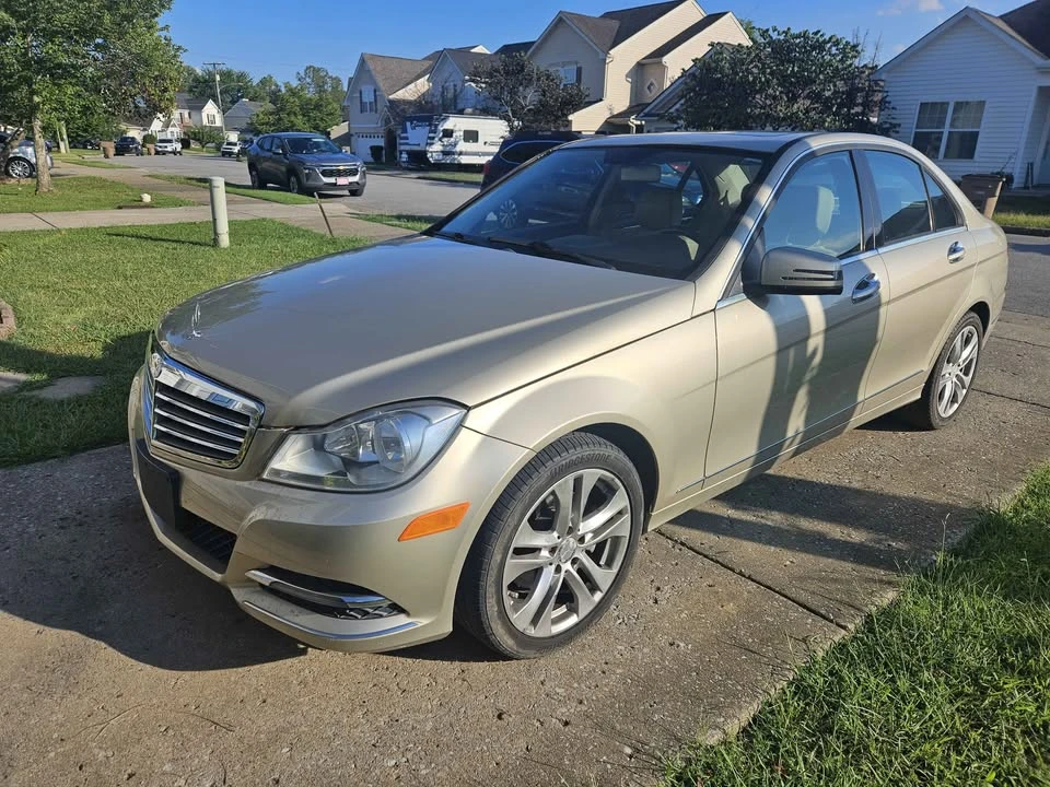 2012 Mercedes-Benz W204 C-Class - Image 2 of 10