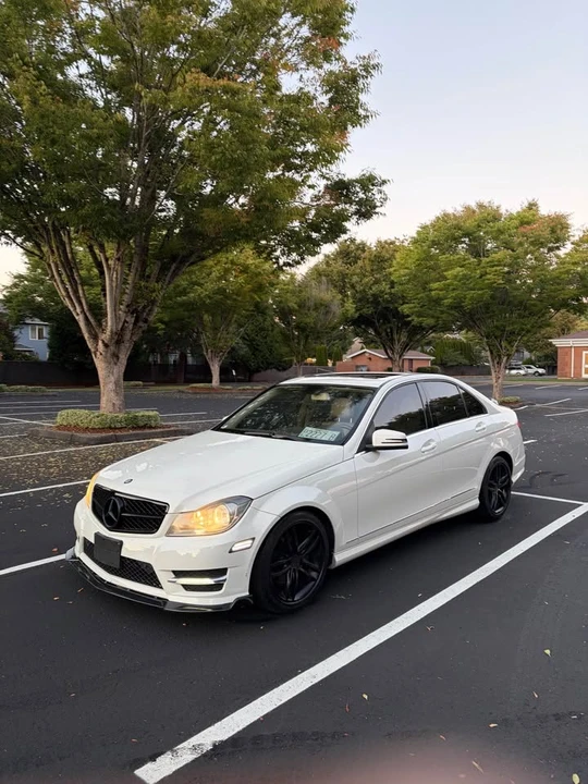 2012 Mercedes-Benz W204 C-Class - Image 9 of 20