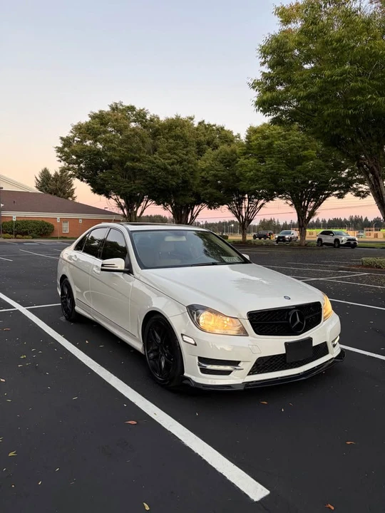 2012 Mercedes-Benz W204 C-Class - Image 2 of 20