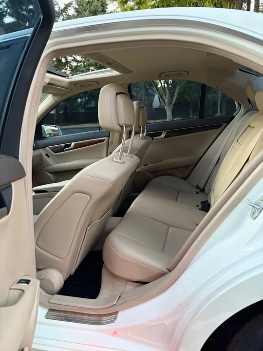 2012 Mercedes-Benz W204 C-Class - Image 15 of 20