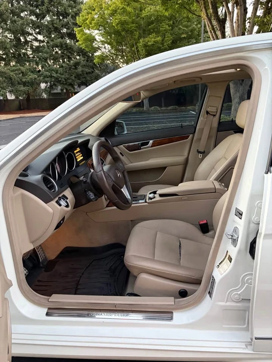 2012 Mercedes-Benz W204 C-Class - Image 12 of 20