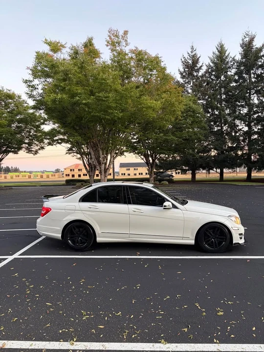 2012 Mercedes-Benz W204 C-Class - Image 3 of 20