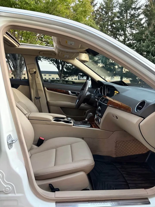 2012 Mercedes-Benz W204 C-Class - Image 19 of 20