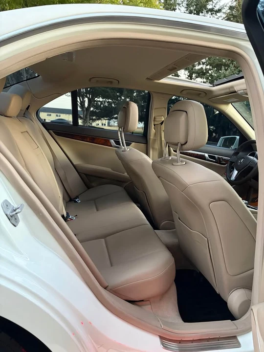 2012 Mercedes-Benz W204 C-Class - Image 17 of 20