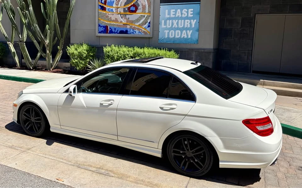 2012 Mercedes-Benz W204 C-Class - Image 6 of 8