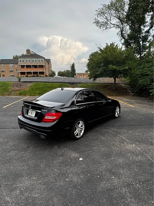 2012 Mercedes-Benz W204 C-Class - Image 2 of 7