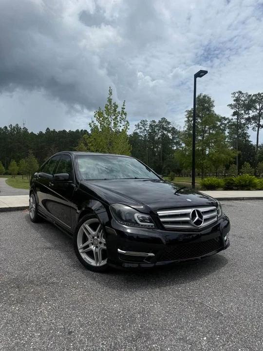 2012 Mercedes-Benz W204 C-Class - Image 2 of 17