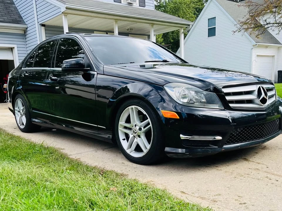 2012 Mercedes-Benz W204 C-Class - Image 2 of 8
