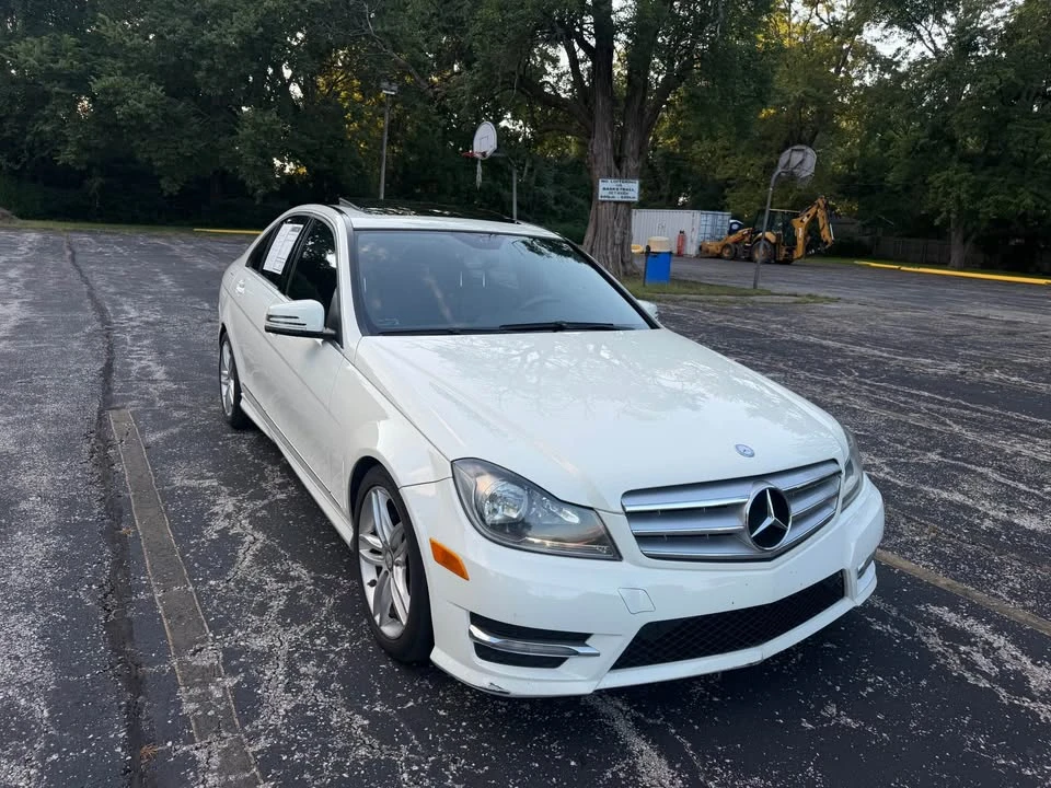 2012 Mercedes-Benz W204 C-Class - Image 2 of 17
