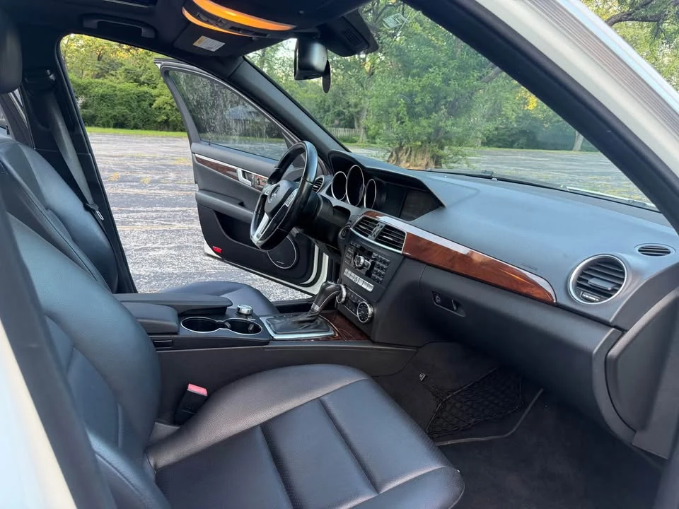 2012 Mercedes-Benz W204 C-Class - Image 10 of 17