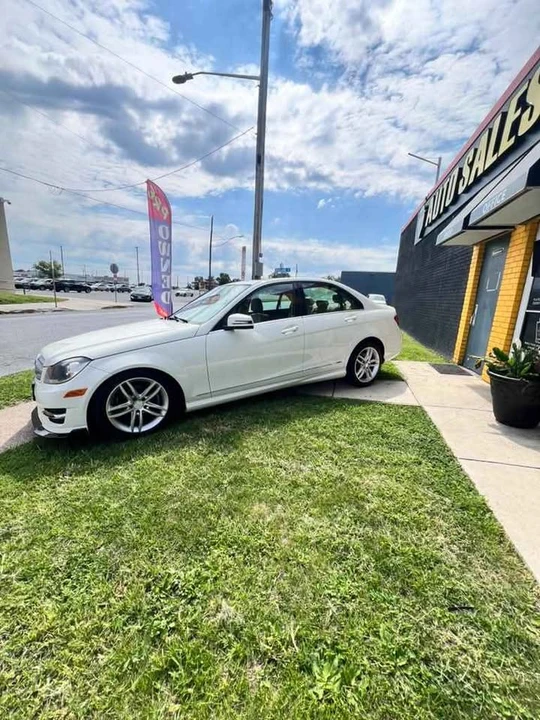 2012 Mercedes-Benz W204 C-Class - Image 8 of 11