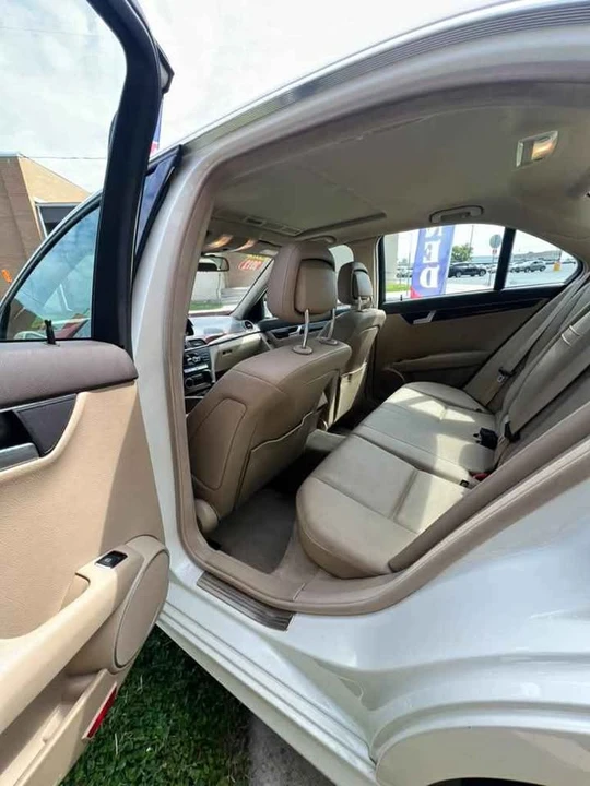 2012 Mercedes-Benz W204 C-Class - Image 3 of 11