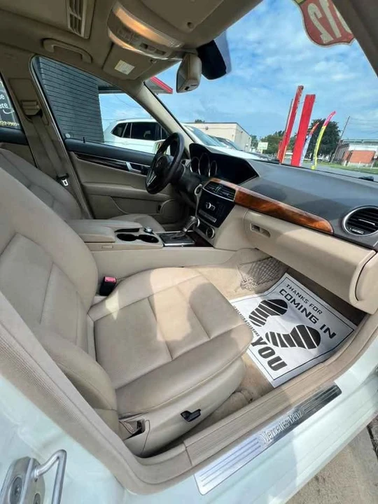 2012 Mercedes-Benz W204 C-Class - Image 5 of 11