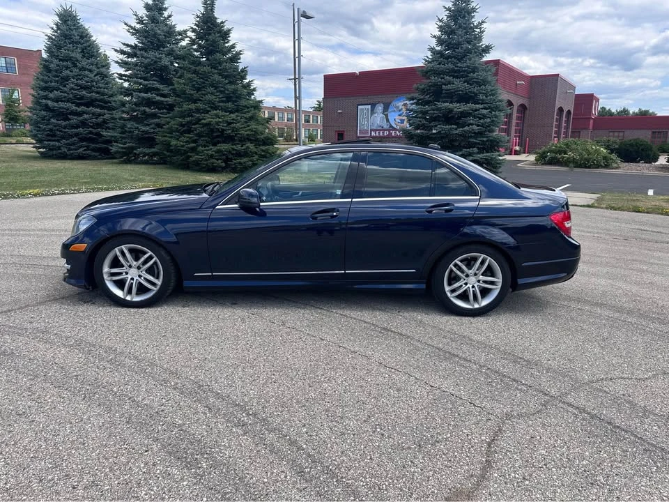 2012 Mercedes-Benz W204 C-Class - Image 2 of 20
