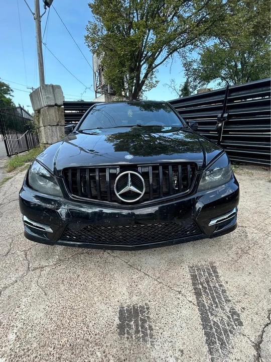 2012 Mercedes-Benz W204 C-Class - Image 2 of 10