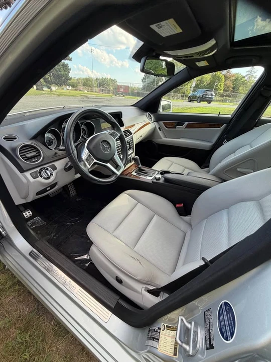 2012 Mercedes-Benz W204 C-Class - Image 19 of 20