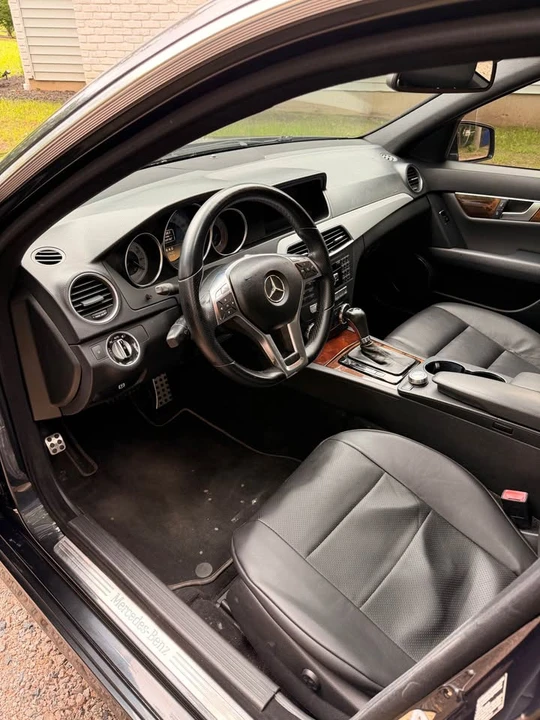 2012 Mercedes-Benz W204 C-Class - Image 5 of 9