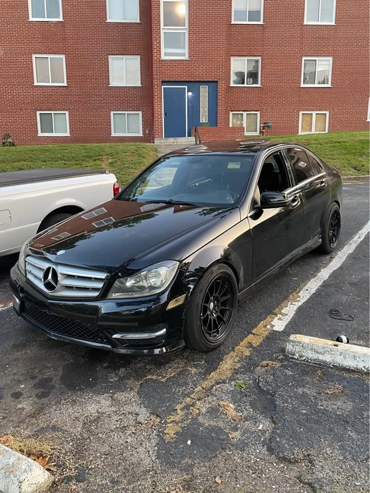 2012 Mercedes-Benz W204 C-Class - Image 2 of 3