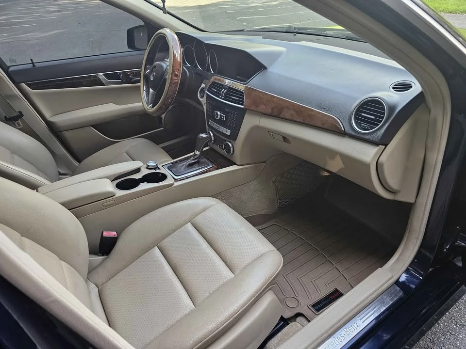 2012 Mercedes-Benz W204 C-Class - Image 9 of 10