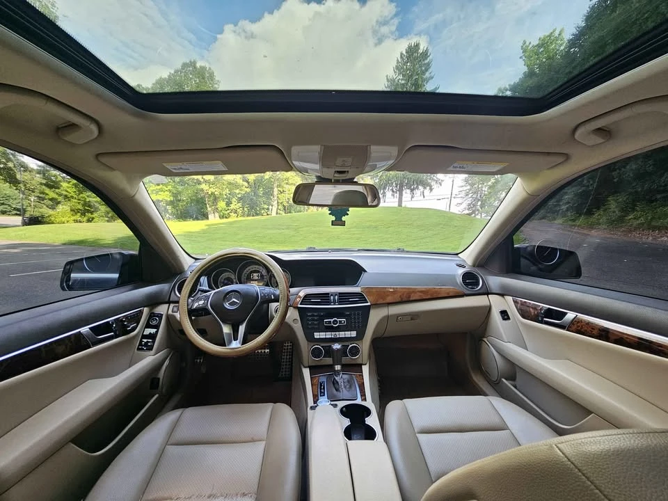 2012 Mercedes-Benz W204 C-Class - Image 5 of 10