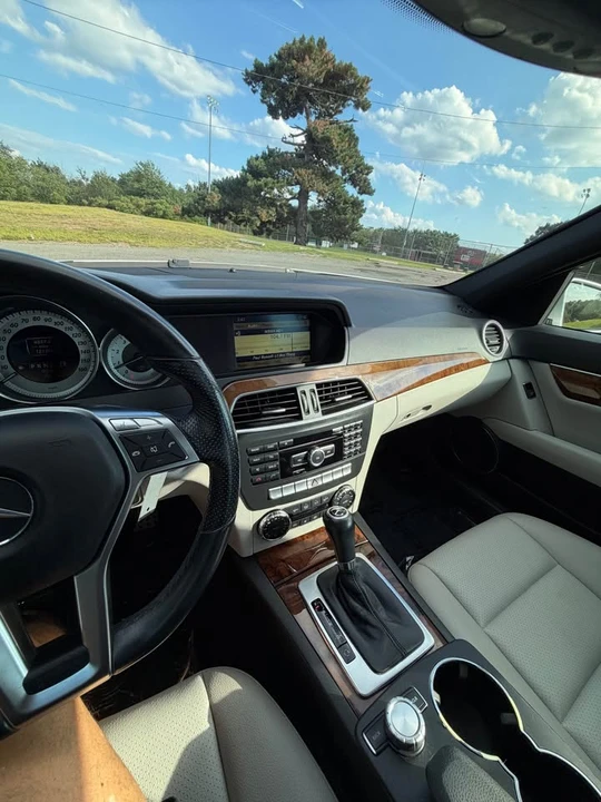 2012 Mercedes-Benz W204 C-Class - Image 19 of 20