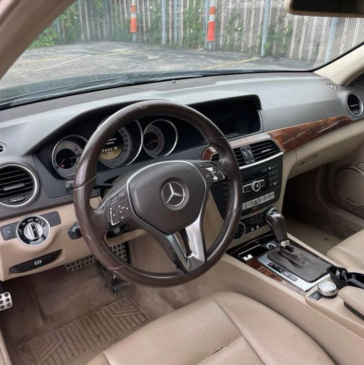 2012 Mercedes-Benz W204 C-Class - Image 13 of 14